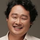 Lee Yoo-jun als Mr. Hwang