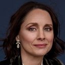 Laura Fraser als April Cleaver