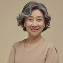 Du Yaсhun als Qihong's Mother