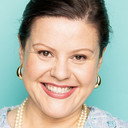 Sarah Welborn als Nurse Lola