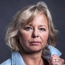 Monika Świtaj als barmanka Mariola (nie występuje w napisach)