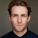 Julian Bloedorn als Laurenz Behringer