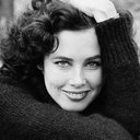 Dayle Haddon als Suzy Thomson, alias D'Annunzio