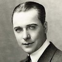 Pat O'Malley als Racetrack Spectator (uncredited)