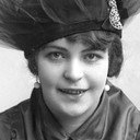 Edith Wallén als Halla's Farm Worker