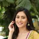 Aishwarya Raj Bhakuni als Bhavana