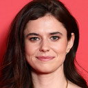 Alison Oliver als Isabella