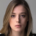 Milena Radulović als Anna
