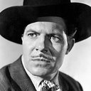 Hugh Prosser als Captain of Guard (uncredited)