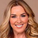 Claire Sweeney als Self