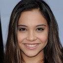 Stella Hudgens als Niki Sanchez