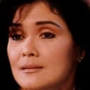 Evangeline Pascual als Mrs Legaspi