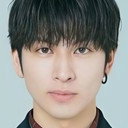 長谷川慎 als Self