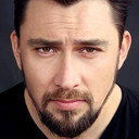 Sebastian Montecino als Ricardo