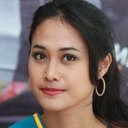 Putri Ayudya als Sri