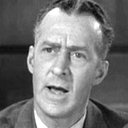 Garry Owen als Policeman at Airport (uncredited)