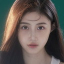 余璐娜 als Luo Jiatong