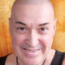 Christian Jarder als Man in Park