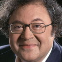 Frédéric Lodéon als Voice on the radio (voice)