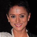 Krutika Desai als Dhara