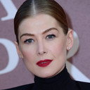 Rosamund Pike als Andromeda