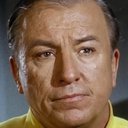 Ken Lynch als Graves