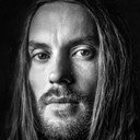 Justin Harris als Tim
