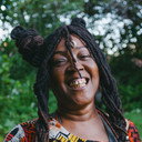 Linda Kayongo als Entrevistada