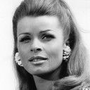 Senta Berger als Teresa Santiago