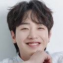 Lee Tae-seon als Yeon-woo / Park Young-soo