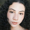 Gabriela Eufrásio als Assistente