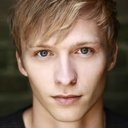 Will Tudor als Toby