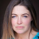 Talei Howell-Price als Mum in Library