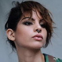 Erica Manni als Riley