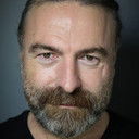 Yıldırım Beyazıt als Short guy