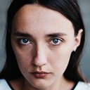 Maryna Klimova als Yuliya (The Journalist)