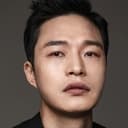 Lee Seong-woo als Detective Lee