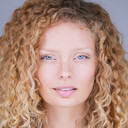 Amelia Anderson als Pam