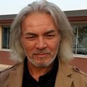 Nihat Yiğit als Earthling