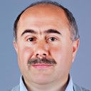 Yıldıray Yıldızoğlu als Velev Bar Yaşlı Adam