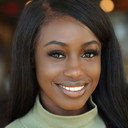 Chayna Douglas als Zoey