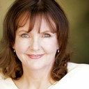 Amelia White als Zelke Stokes