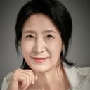 Jeong A-mi als Gang Moon-jik's Wife