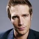 Michael Vartan als Dr. Kevin Fields