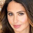 Yvonne Valadez als Mrs. Roberts