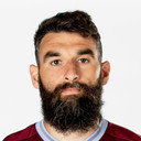 Mile Jedinak als Self