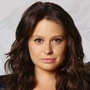 Katie Lowes als Conference Organizer