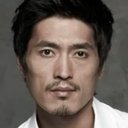 Park Ji-hoon als Kwon Sang-sa