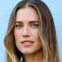 Allison Williams als Gemma