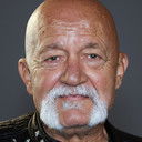 Sümer Tilmaç als Süper Gazi